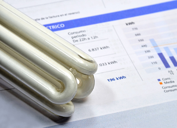 como-economizar-na-iluminacao-do-seu-condominio-durante-a-bandeira-vermelha